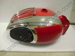 CHROME-RED P.TANK WITH GRILL AND KNEE PADS (25 LITRES)