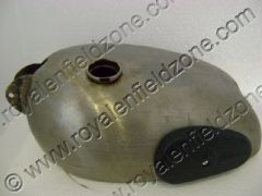 PETROL TANK WITH KNEE PADS