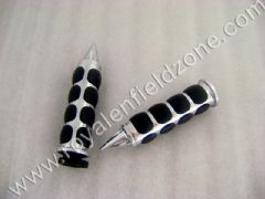 METAL HAND GRIPS WITH RUBBERS RINGS AND POINTED ENDS TYPE 2