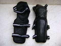 KNEE GUARDS