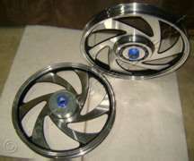 ALLOY WHEEL CHROME WITH BLACK OUTLINE BLADE TYPE